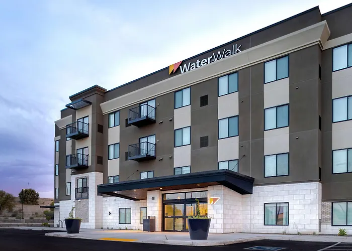 Hotel Waterwalk Extended By Wyndham 3*